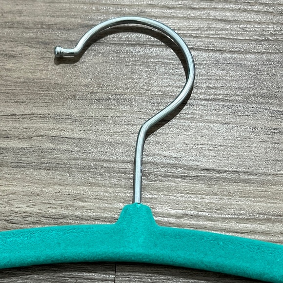 Premium Turquoise/Teal Chrome Hook Non-Slip Space Saving Velvet Hangers  Velvet - Picture 3 of 5